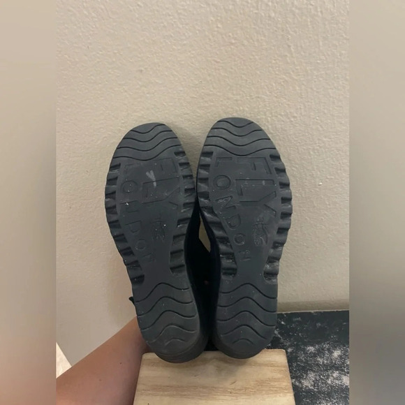 Fly London Size 37 Booties Suede Wrap Around Wedge Heel Short Black Boots US 6 - Picture 9 of 9